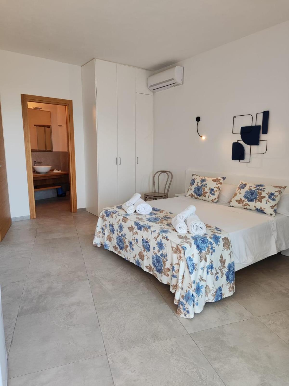 Rooms, Affittacamere Maksim Golfo Aranci Eksteriør bilde