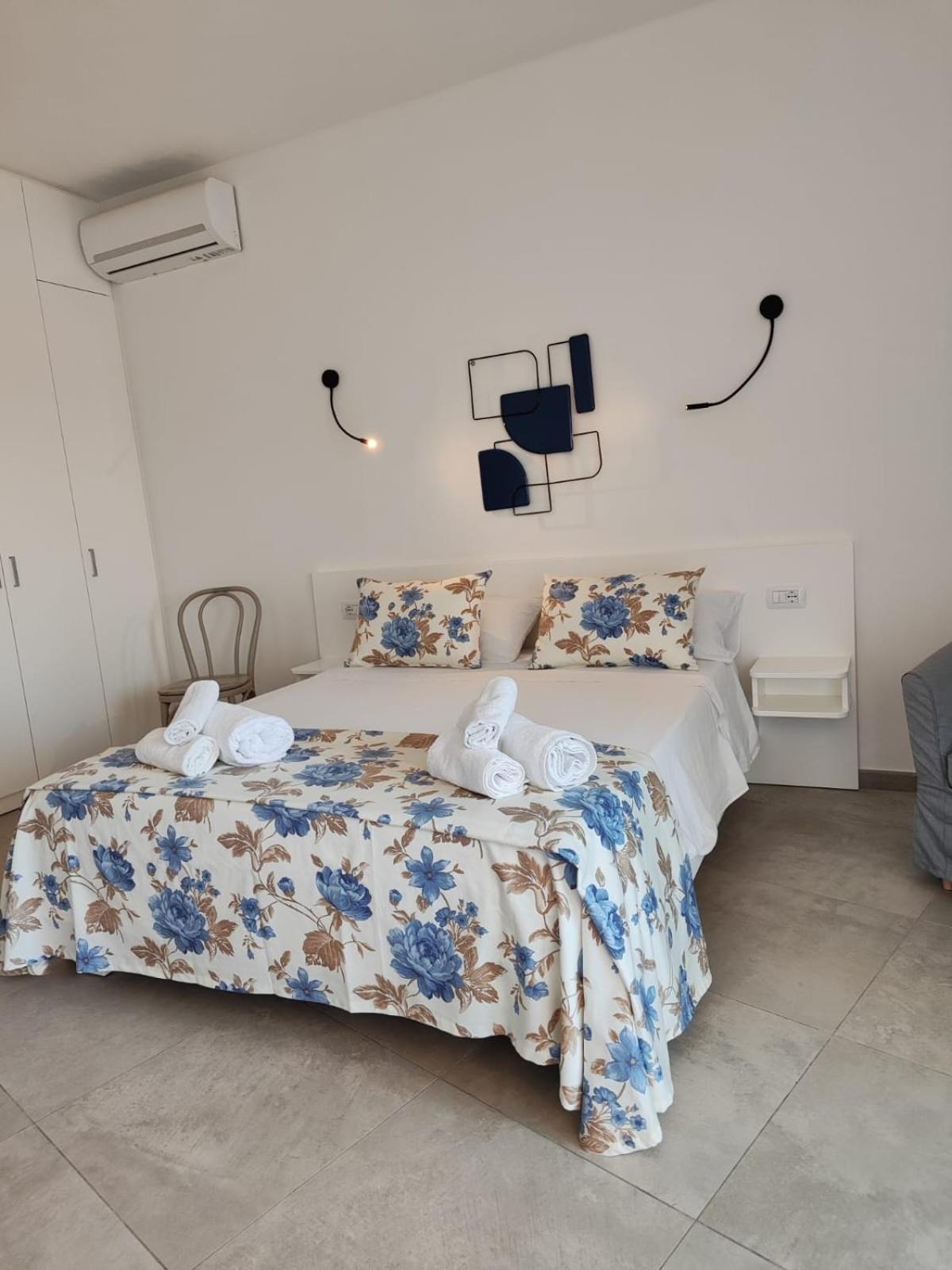 Rooms, Affittacamere Maksim Golfo Aranci Eksteriør bilde