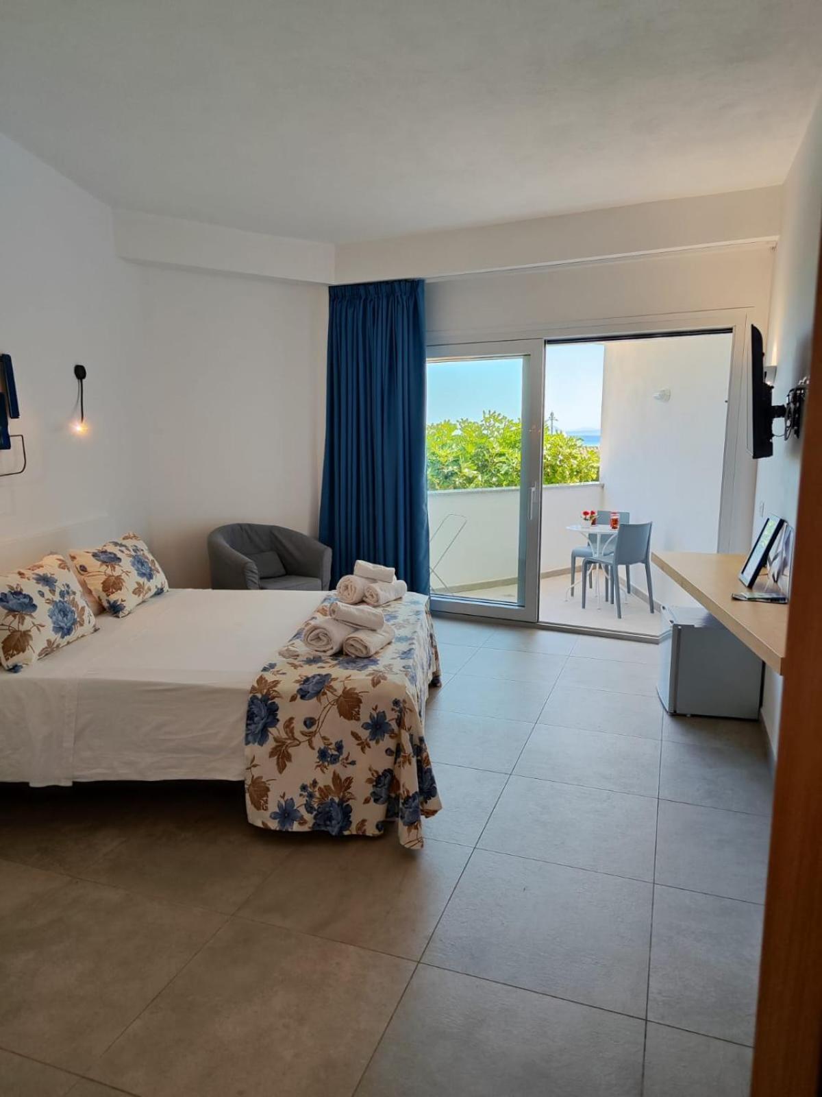 Rooms, Affittacamere Maksim Golfo Aranci Eksteriør bilde