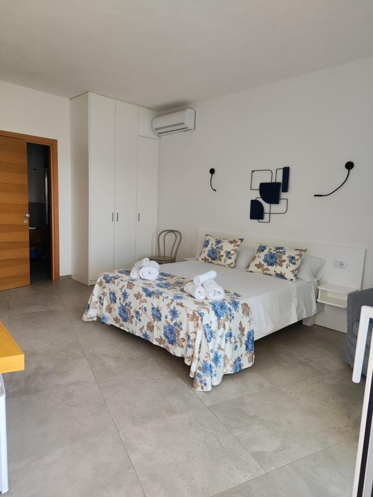Rooms, Affittacamere Maksim Golfo Aranci Eksteriør bilde