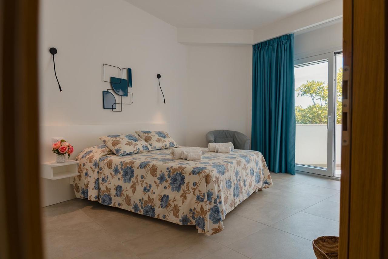 Rooms, Affittacamere Maksim Golfo Aranci Eksteriør bilde